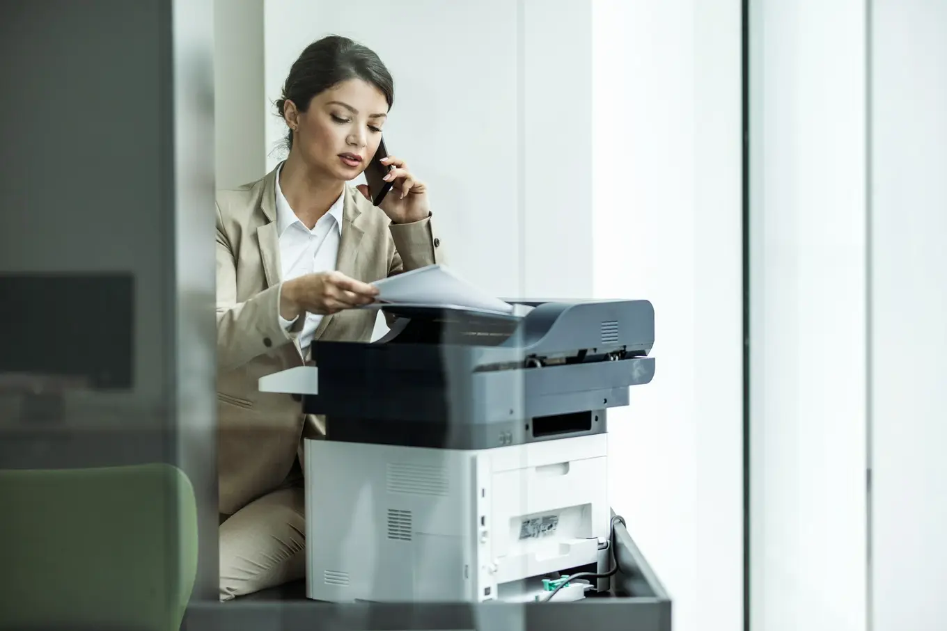 urzędniczka przy kopiarce